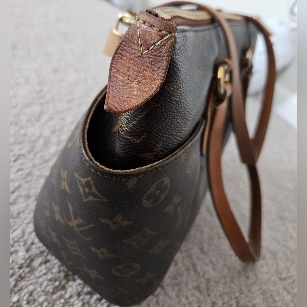 Louis Vuitton Totally Tote Bag - Picture 4 of 12